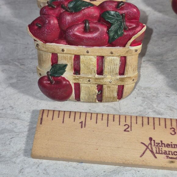 6 Vintage Napkin Ring's Apple's in a Basket. - Picture 4 of 5